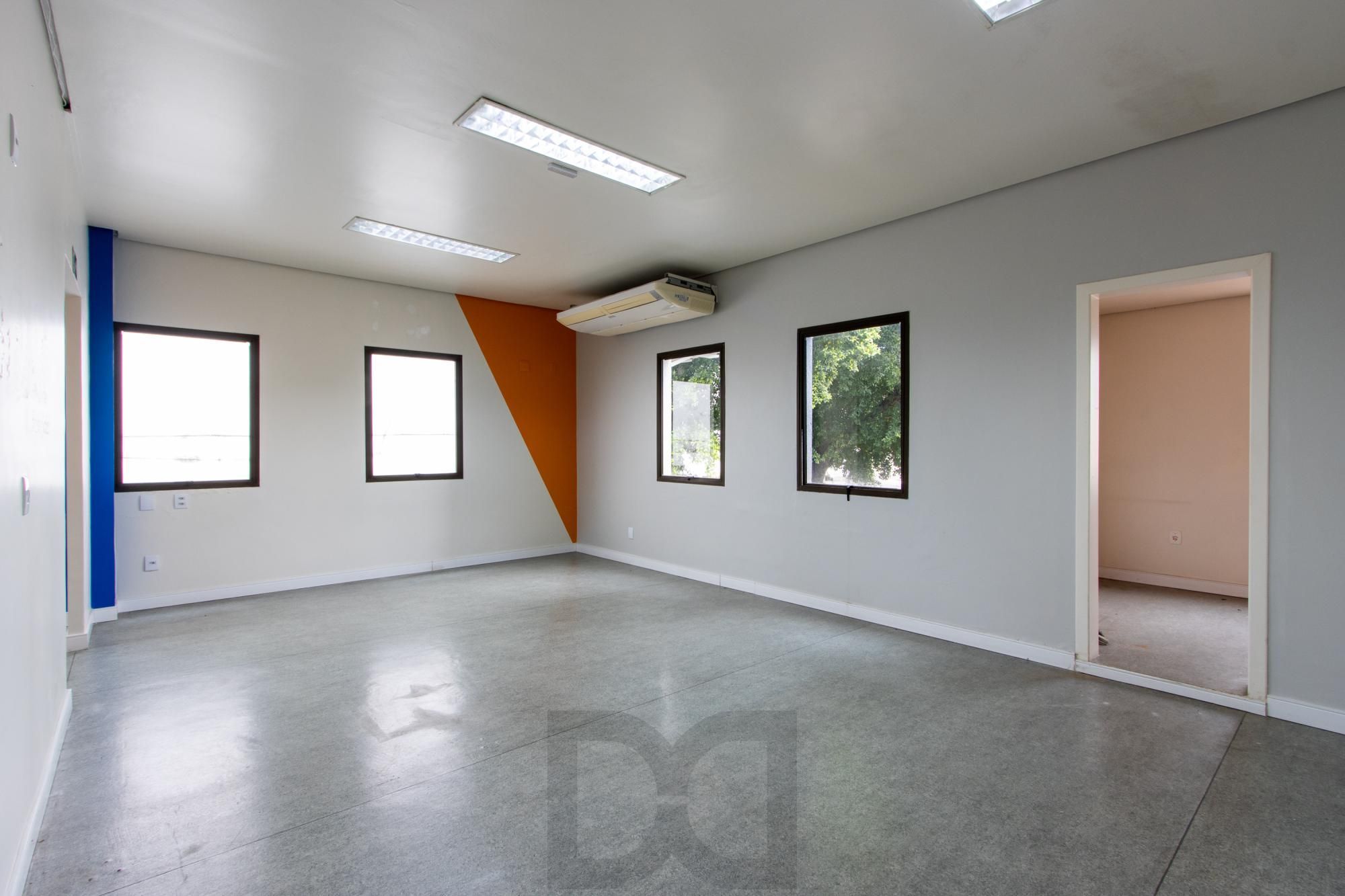 Casa Comercial 2 pisos - Excelente localização e Grande Visibilidade no Bairro Menino Deus - Ideal p/ Clínicas, escolas ou escritórios. — foto 49