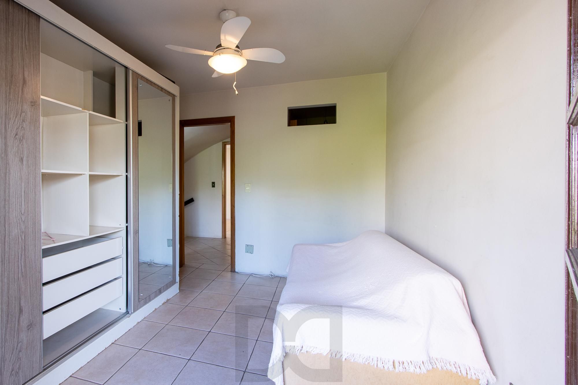 Casa de condomínio, 3 dormitórios, 1 suíte, 1 vaga coberta, no bairro Cristal. — foto 20