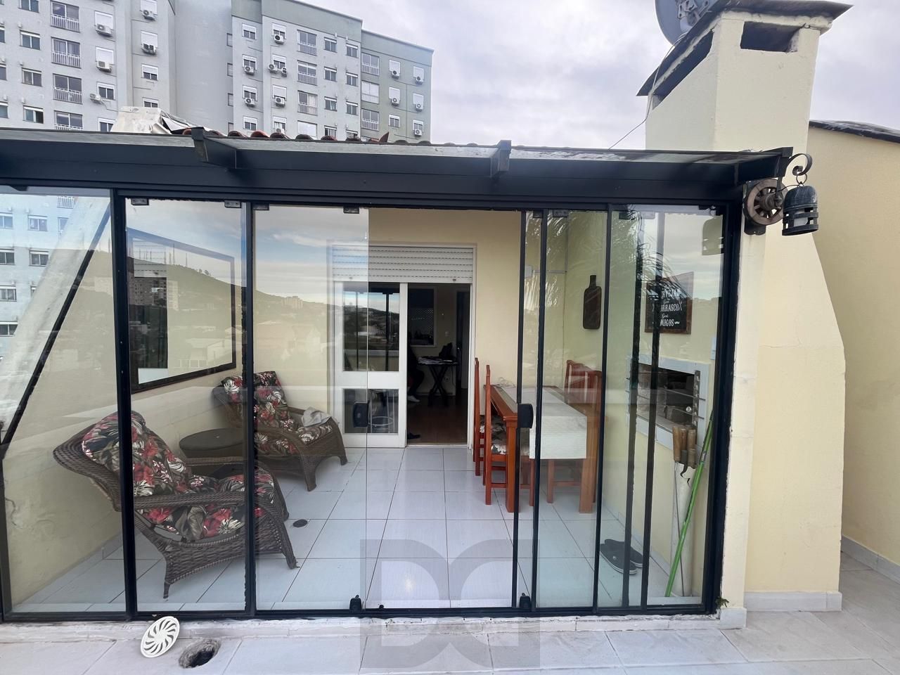 **Cobertura com 2 Quartos e Churrasqueira na Glória, Porto Alegre - Oportunidade Única!** — foto 1
