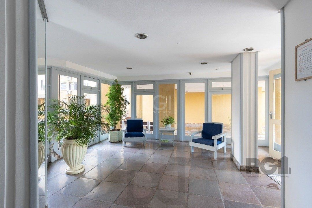 Apartamento de 02 dormitórios com móveis e roupeiros planejados — foto 25