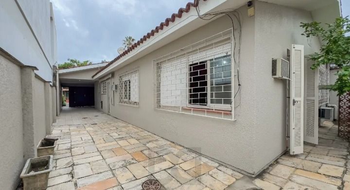 Casa de 3 dormitórios, 1 suíte e 3 vagas de garagem, bairro Ipanema. — foto 16
