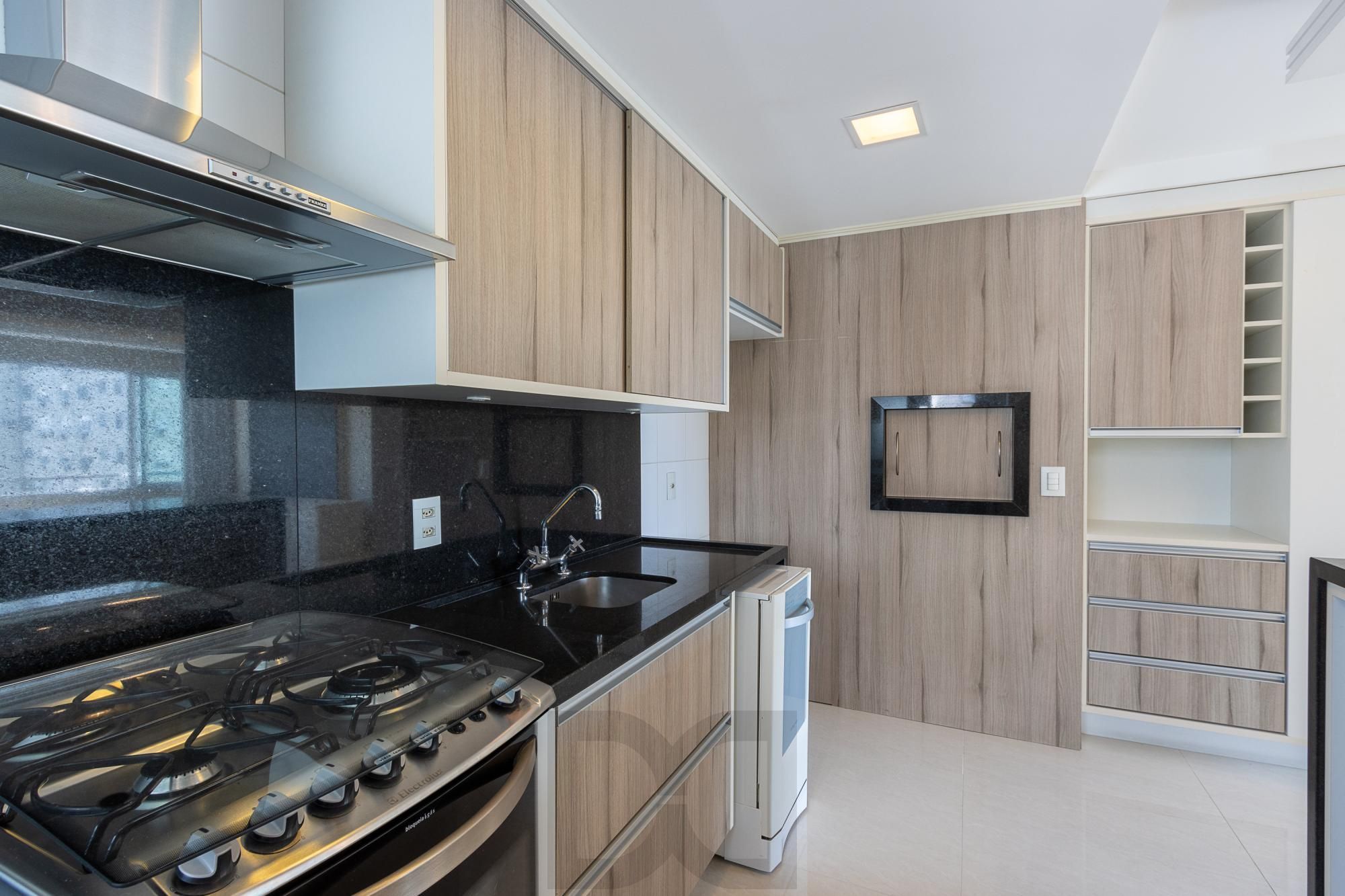 Apartamento de 3 dormitórios, 1 suíte e 2 vagas escrituradas no bairro Tristeza. — foto 15