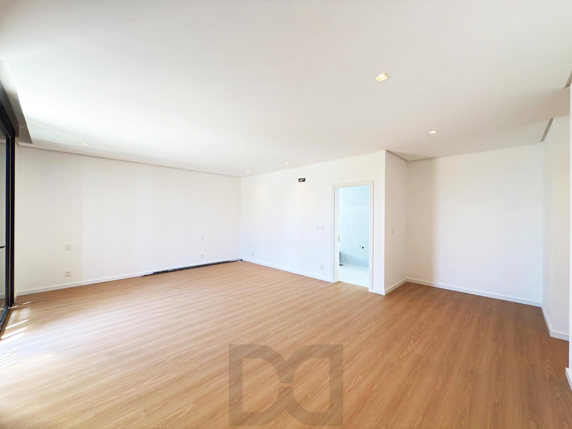 A casa conta com 434m2 de área construída, mas com um aproveitamento total dos 1.012m2 do lote — foto 46