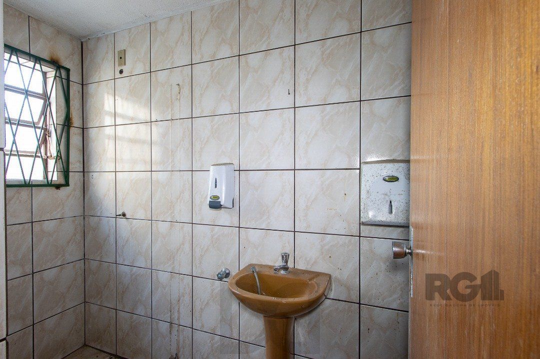 Prédio com 1063m², distribuídos em quatro pavimentos — foto 79