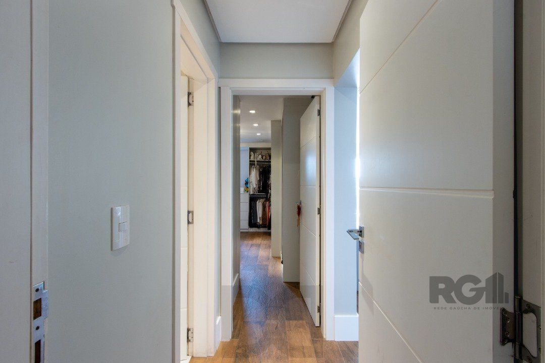 Espetacular 2 Casa Residencial de 5 Quartos e Piscina em Porto Alegre — foto 14