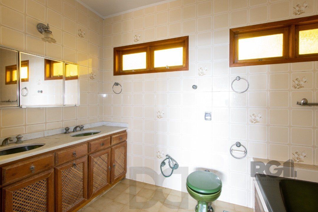 Casa para Venda - 361.95m², 4 dormitórios, sendo 2 suites, 3 vagas - Nonoai — foto 31