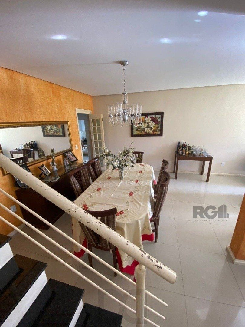 Casa para Venda - 250m², 3 dormitórios, sendo 1 suites, 2 vagas - Cristal — foto 8