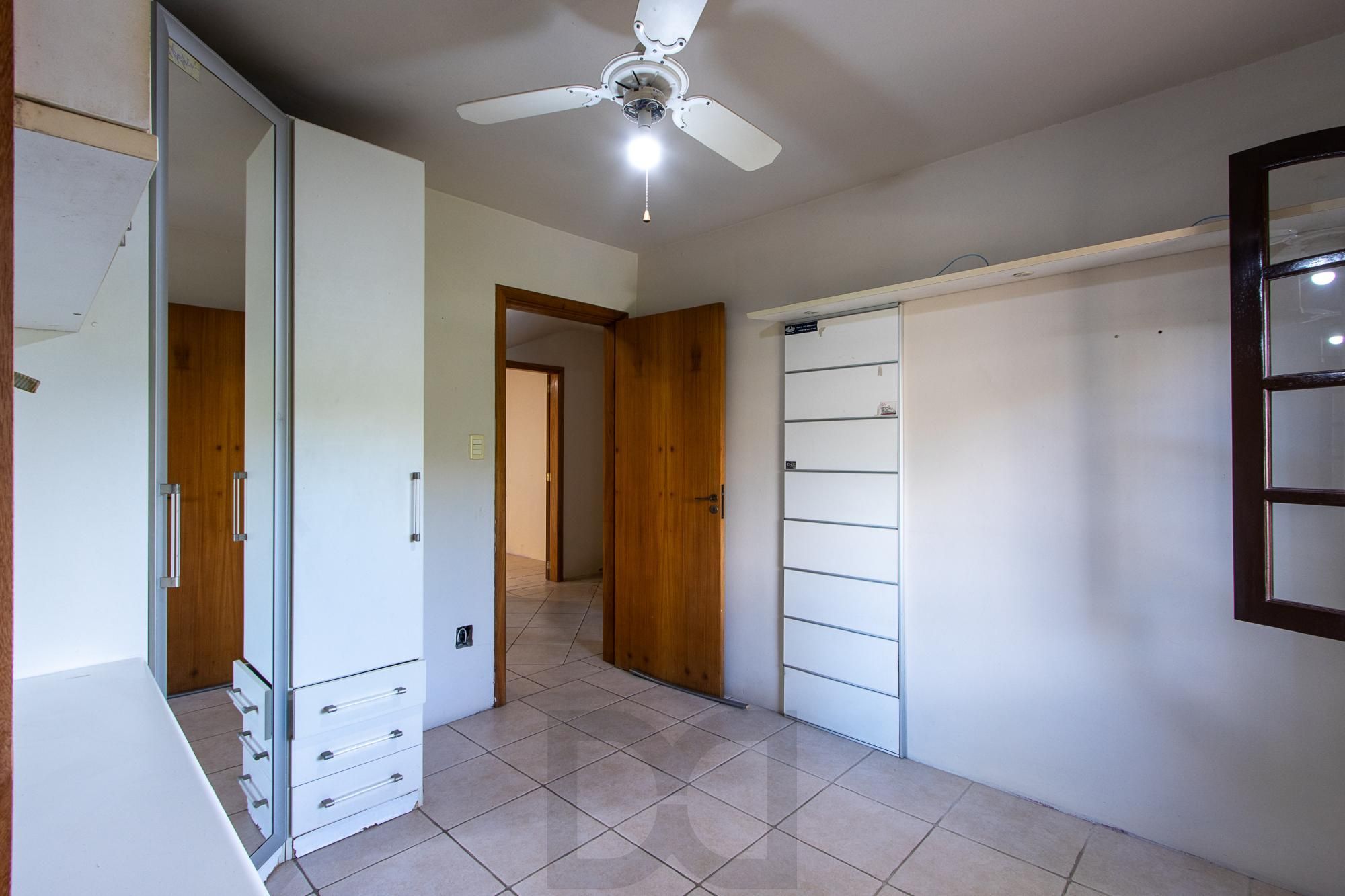 Casa de condomínio, 3 dormitórios, 1 suíte, 1 vaga coberta, no bairro Cristal. — foto 14