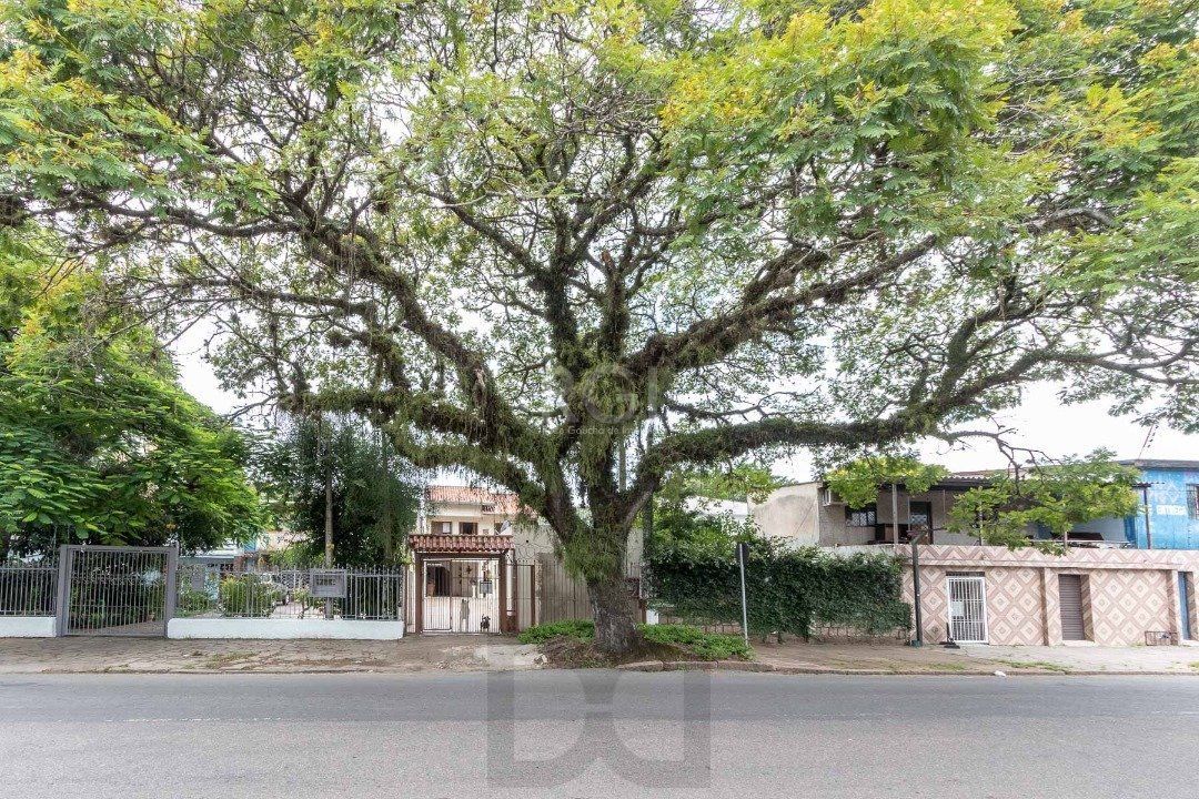 Casa para Venda - 161m², 3 dormitórios, 3 vagas - Nonoai — foto 2