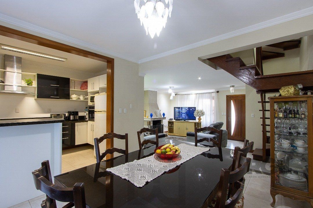 Casa para Venda - 300m², 5 dormitórios, sendo 1 suites, 4 vagas - Portal do Guarujá — foto 12