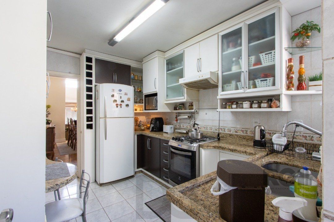 Espetacular 2 Casa Residencial de 5 Quartos e Piscina em Porto Alegre — foto 57