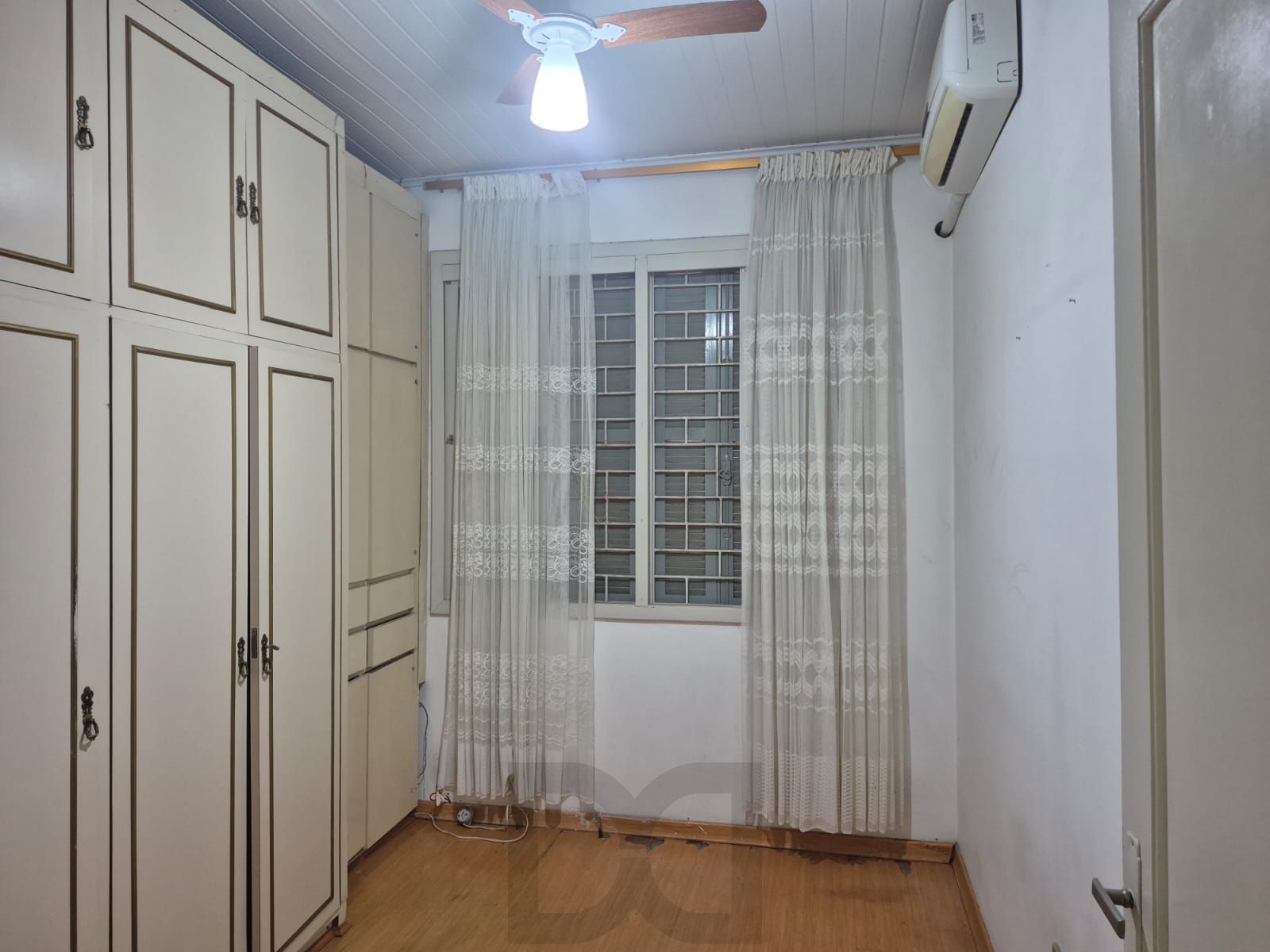 Casa 2 quartos, com anexo - Bairro Tristeza — foto 2