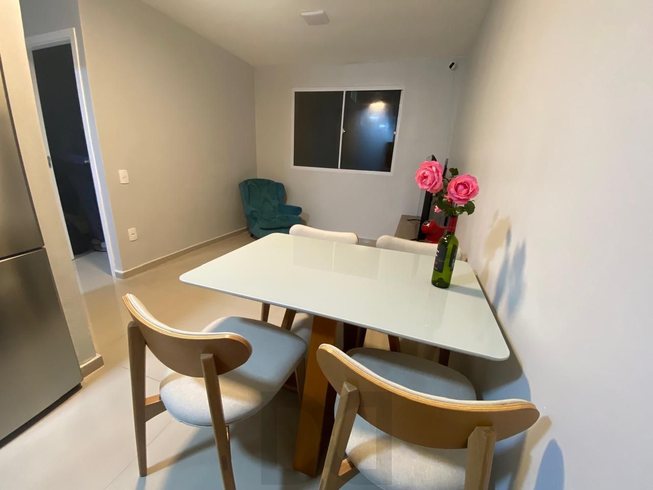Apartamento de 2 dormitórios, 1 banheiro e 1 vaga. — foto 1