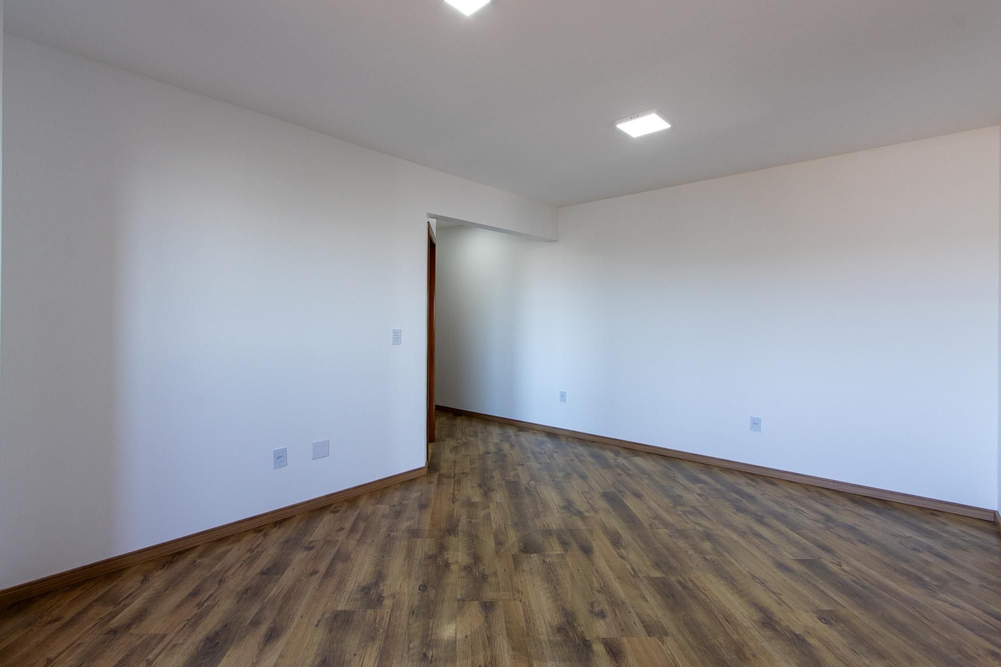 Apartamento de 2 dormitórios, 1 suíte e 2 vagas de garagem no bairro Tristeza. — foto 9