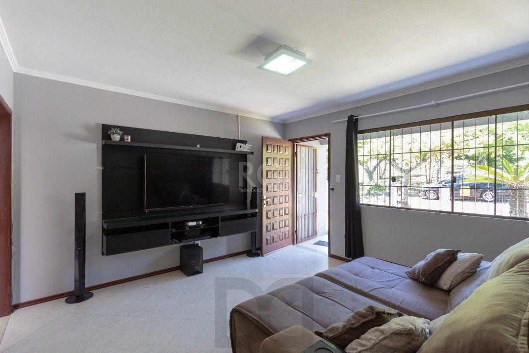 Casa para Venda - 176m², 4 dormitórios, sendo 1 suíte, 3 vagas - Espirito Santo — foto 2