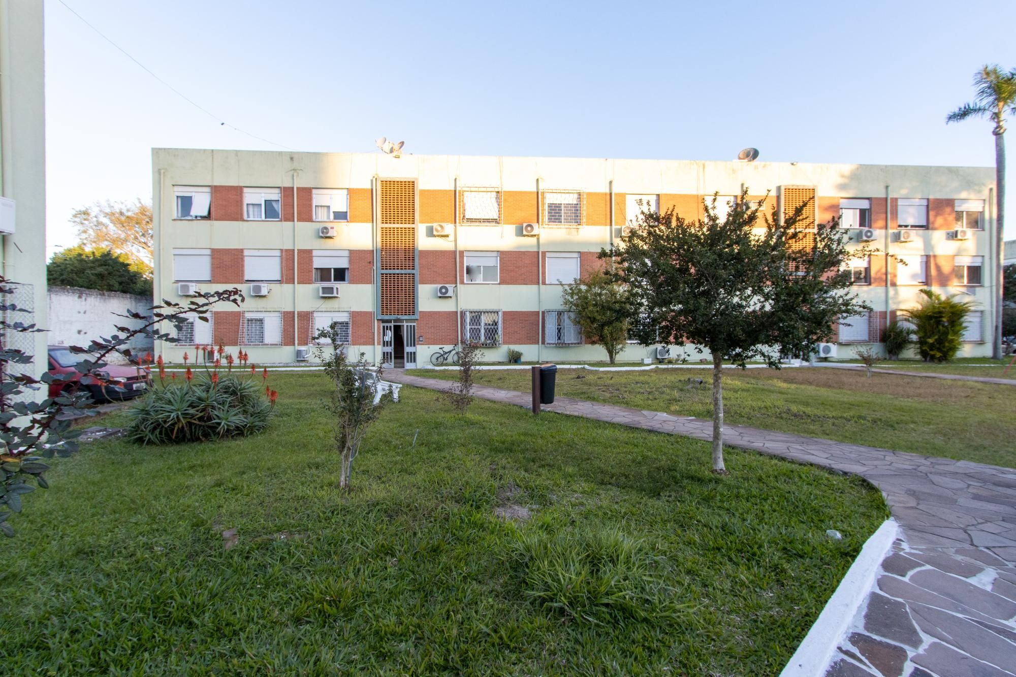 Apartamento de 2 Dormitórios na Cel Massot, Bairro Cristal — foto 26