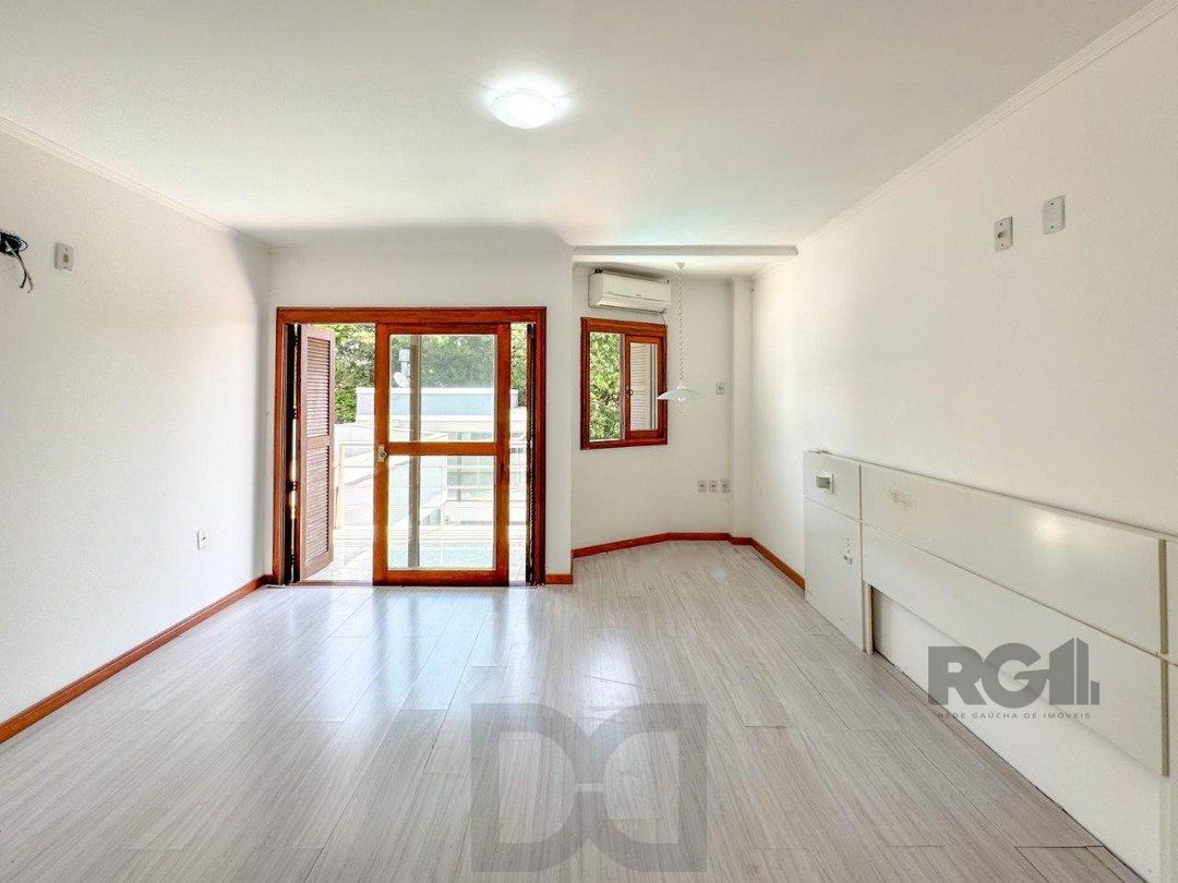 Com 4 suítes espaçosas, incluindo uma master com closet, — foto 61