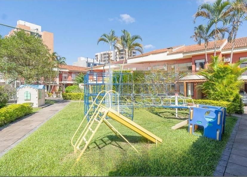 Linda casa com 3 dormitórios, sendo 1 Suíte, Sala Ampla no Condomínio de Ótima Localização — foto 32