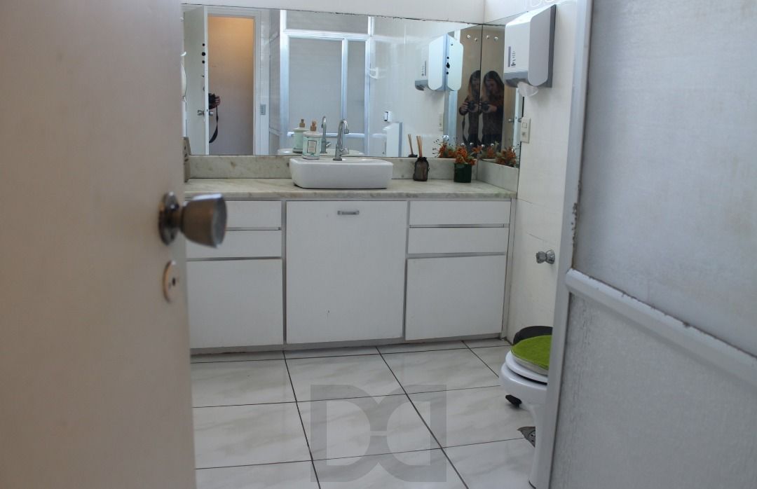 Casa para Venda - 221m², 3 dormitórios, sendo 1 suites, 4 vagas - Tristeza — foto 9