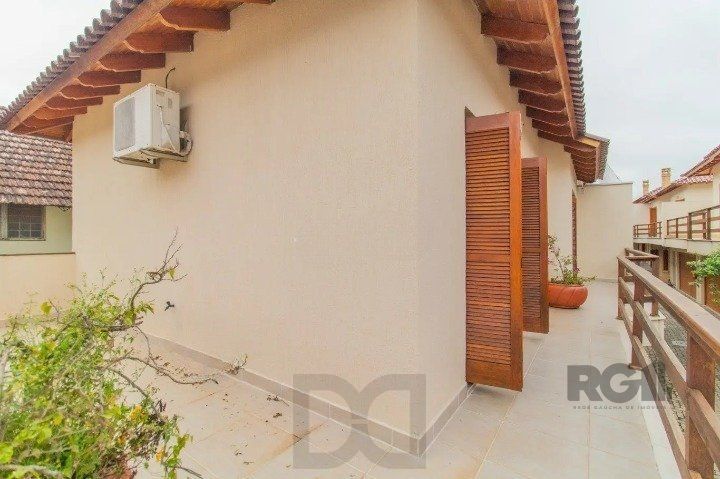 Casa em condomínio na zona sul, 3 quartos, suíte, lareira, churrasqueira, 2 vagas de garagem coberta. — foto 18
