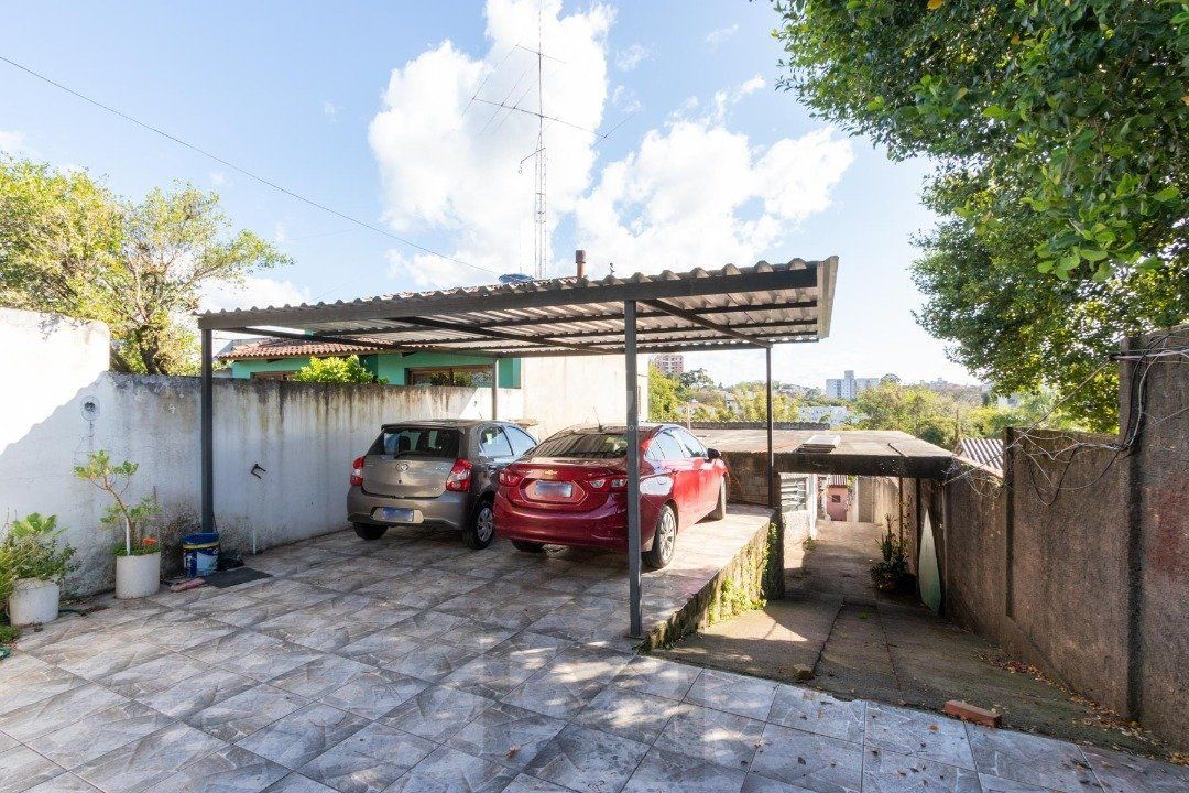Casa para Venda - 240m², 6 dormitórios, sendo 3 suites, 2 vagas - Glória — foto 2