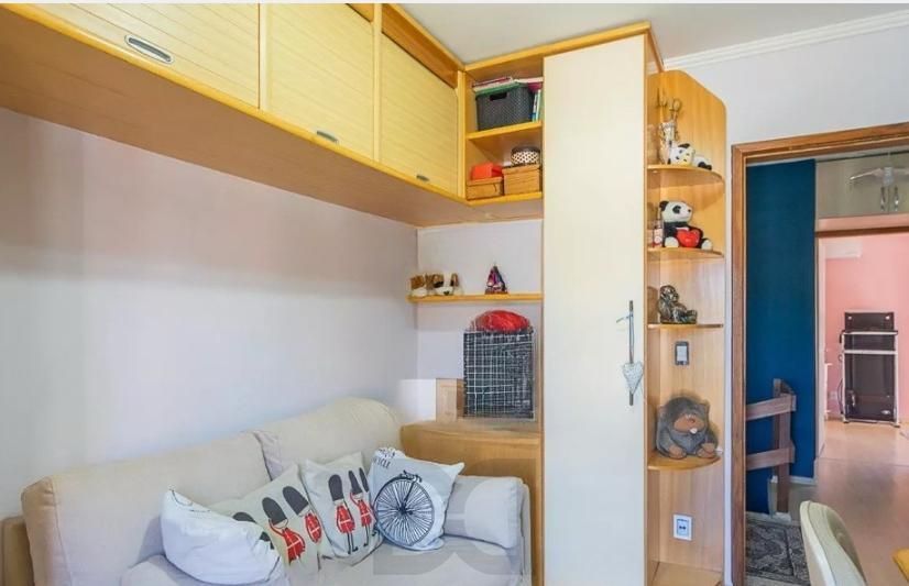 Linda casa com 3 dormitórios, sendo 1 Suíte, Sala Ampla no Condomínio de Ótima Localização — foto 3