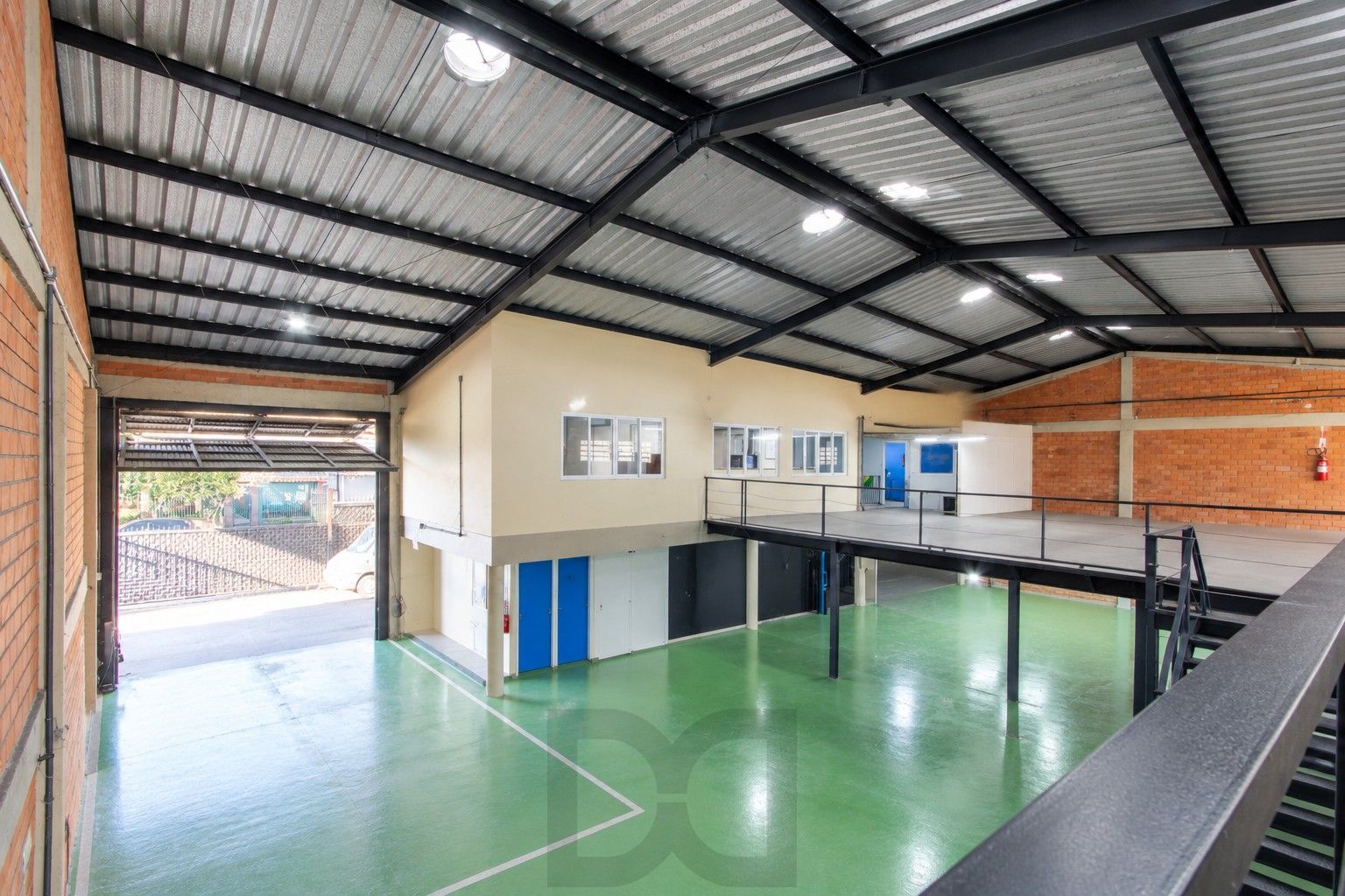 Pavilhão/Depósito , em estrutura montada com mezanino montado com escritório, cozinha, — foto 16