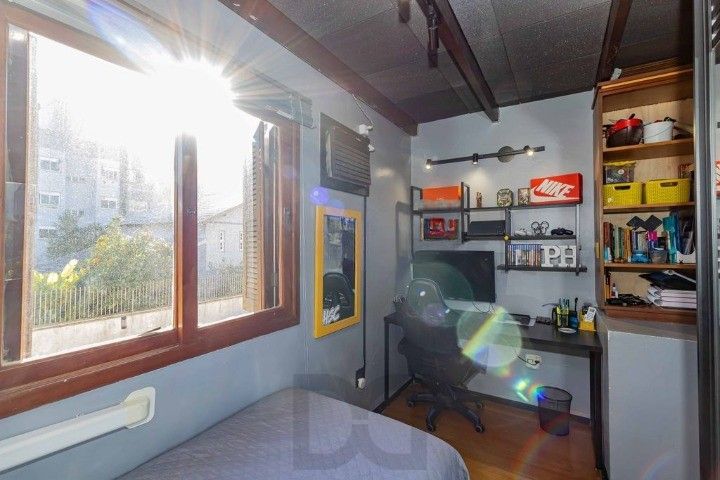 Casa de 3 dormitórios, em condomínio fechado na zona sul de Porto Alegre, com lareira, churrasqueira e vaga de garagem. — foto 10