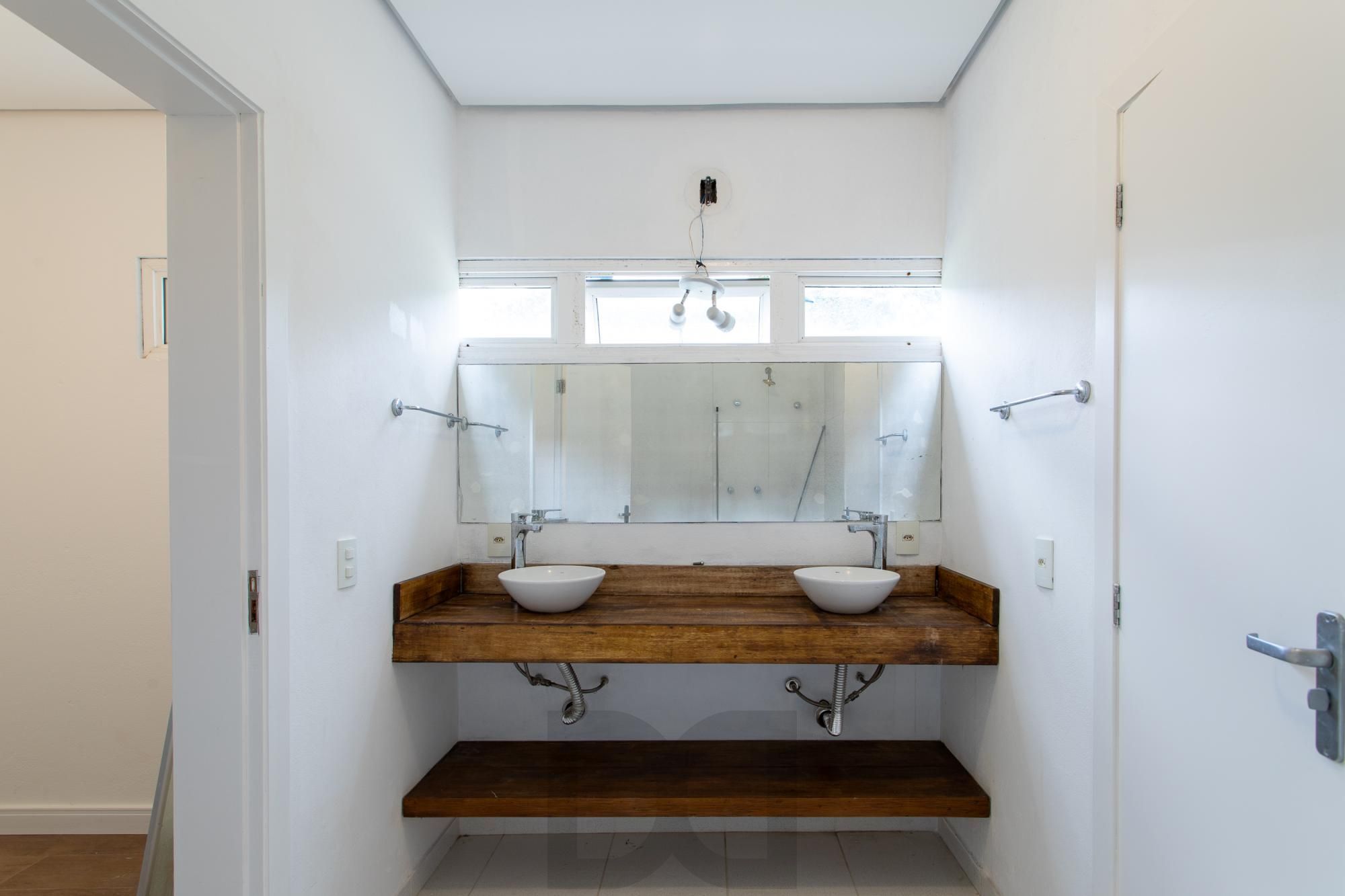 Casa em condomínio no Terra Ville .Esta casa de alto padrão, dispõe de 4 suítes — foto 52