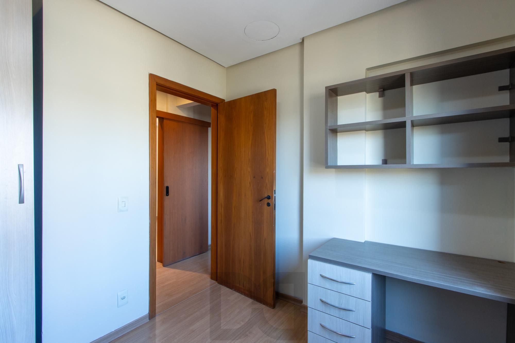COBERTURA 2 QUARTOS, 2 VAGAS INDIVIDUAIS ESCRITURADAS, ELEVADOR - BAIRRO SANTO ANTONIO — foto 13