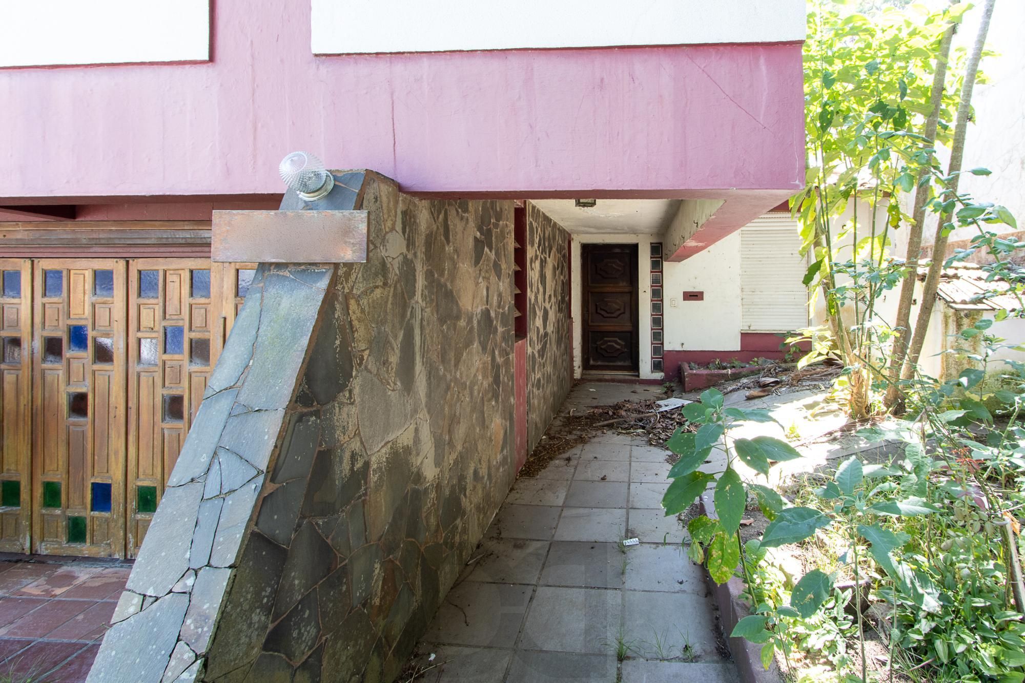 Casa para Venda - 320m², 3 dormitórios, sendo 1 suites, 4 vagas - Cristal — foto 3