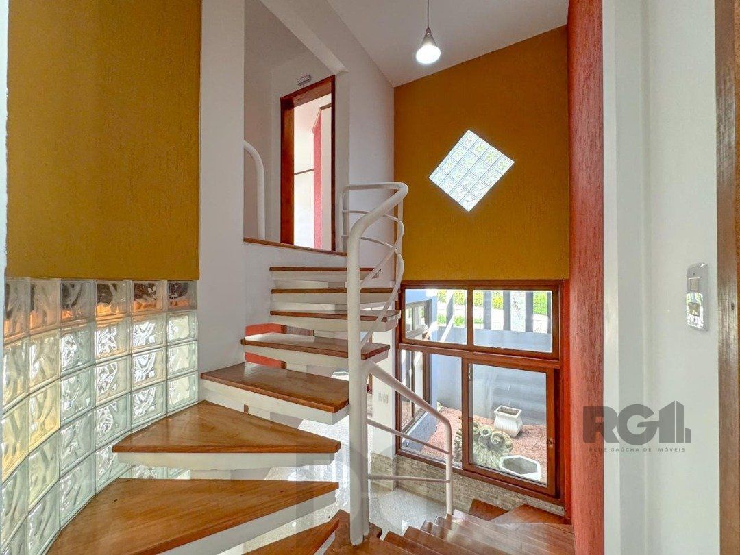 Com 4 suítes espaçosas, incluindo uma master com closet, — foto 70