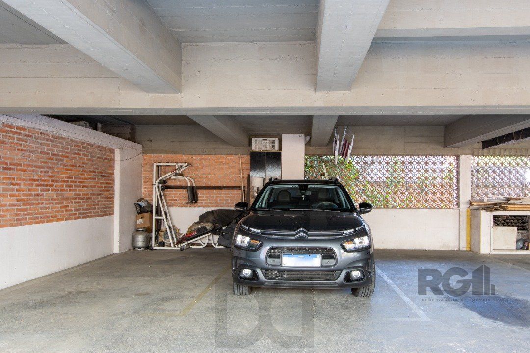 Apartamento reformado de 124m² privativos- 3 dormitórios sendo 1 suíte no bairro Medianeira — foto 31