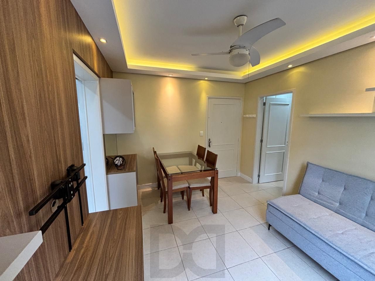 Apartamento mobiliado e reformado . — foto 1