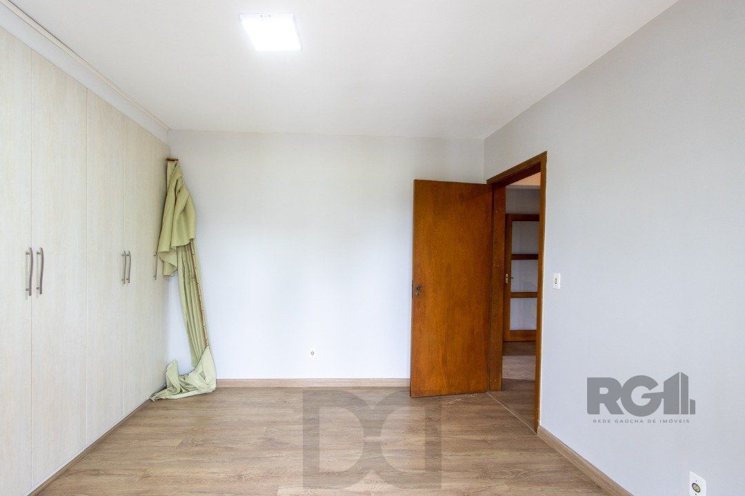 Com 4 dormitórios, incluindo uma suíte, é perfeita para acomodar toda a sua família. — foto 49