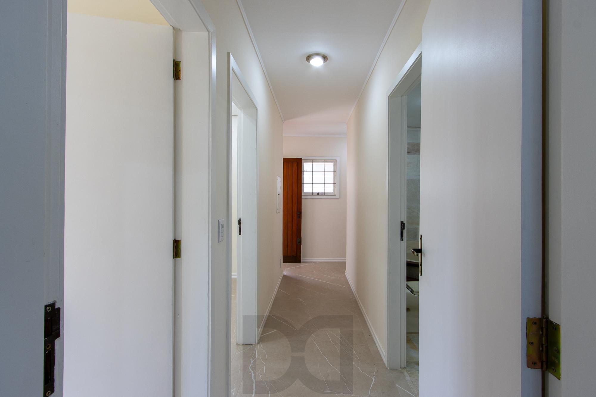 Casa com 2 dormitórios 3 banheiros. lareira e churrasqueira, e com arquitetura moderna. — foto 21