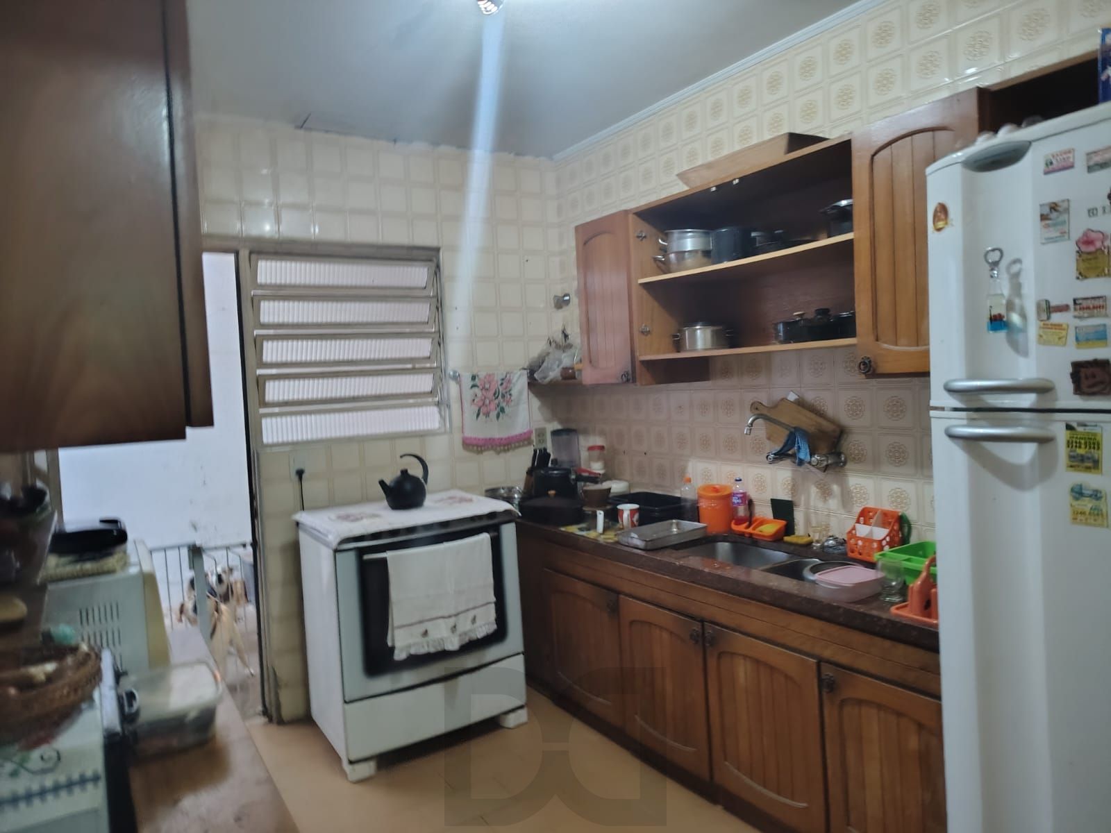 Casa de alvenaria, com 3 dormitórios, 1 suíte e 2 vagas de garagem coberta. — foto 13