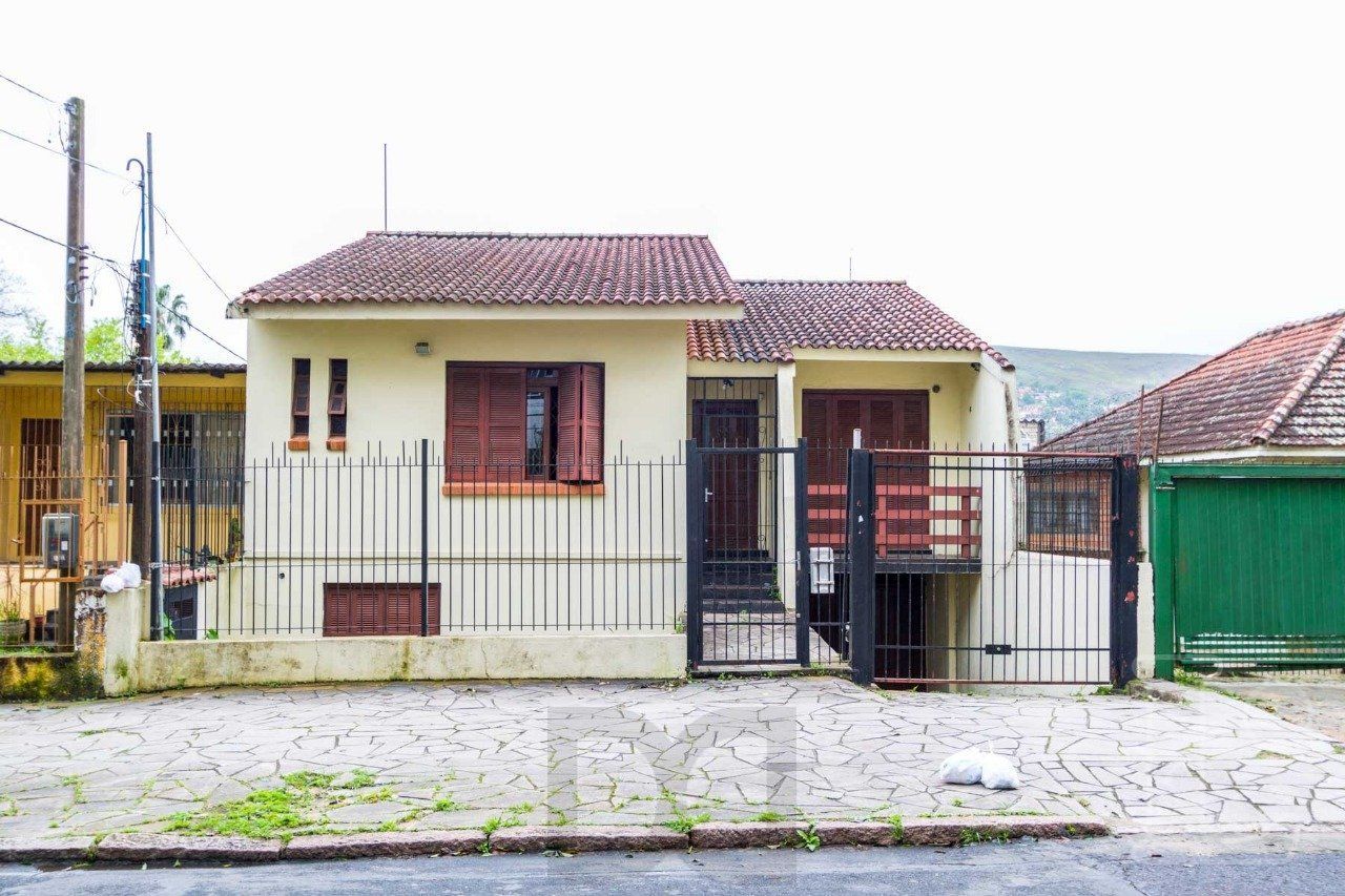 Casa com entradas independentes em Teresópolis: oportunidade para investimento e moradia — foto 1