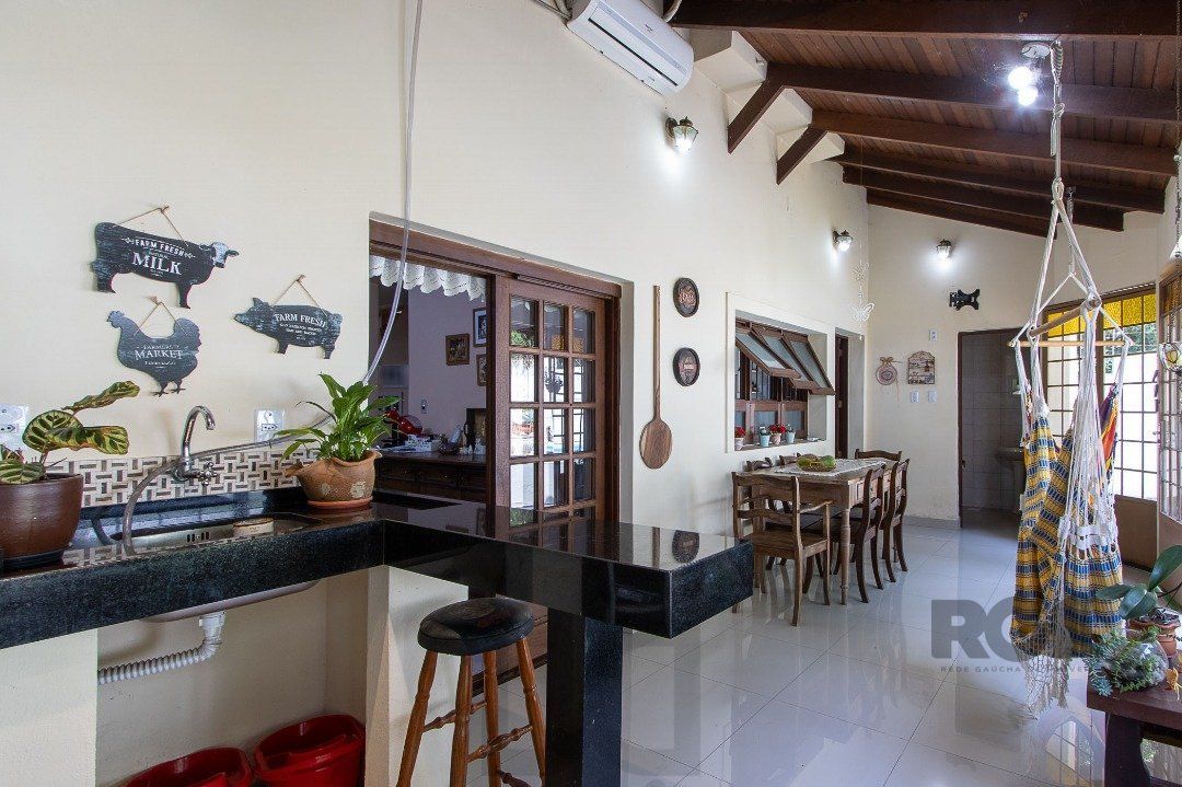 Casa para Venda - 300m², 3 dormitórios, sendo 1 suites, 4 vagas - Nonoai — foto 21
