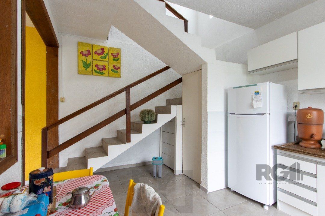 Casa térrea, 3 quartos, edícula, com 2 suites, pátio - Bairro Guarujá — foto 44