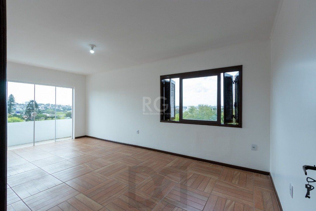 Casa para Venda - 454.7m², 5 dormitórios, sendo 1 suites, 8 vagas - Teresópolis — foto 21
