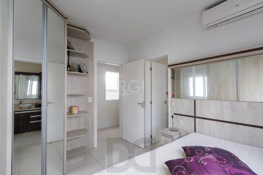 Casa para Venda - 377m², 4 dormitórios, sendo 3 suites, 3 vagas - Guarujá — foto 44