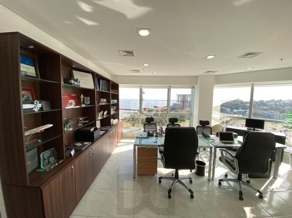Salas Comerciais ,Imóvel MOBILIADO com 121m² — foto 1