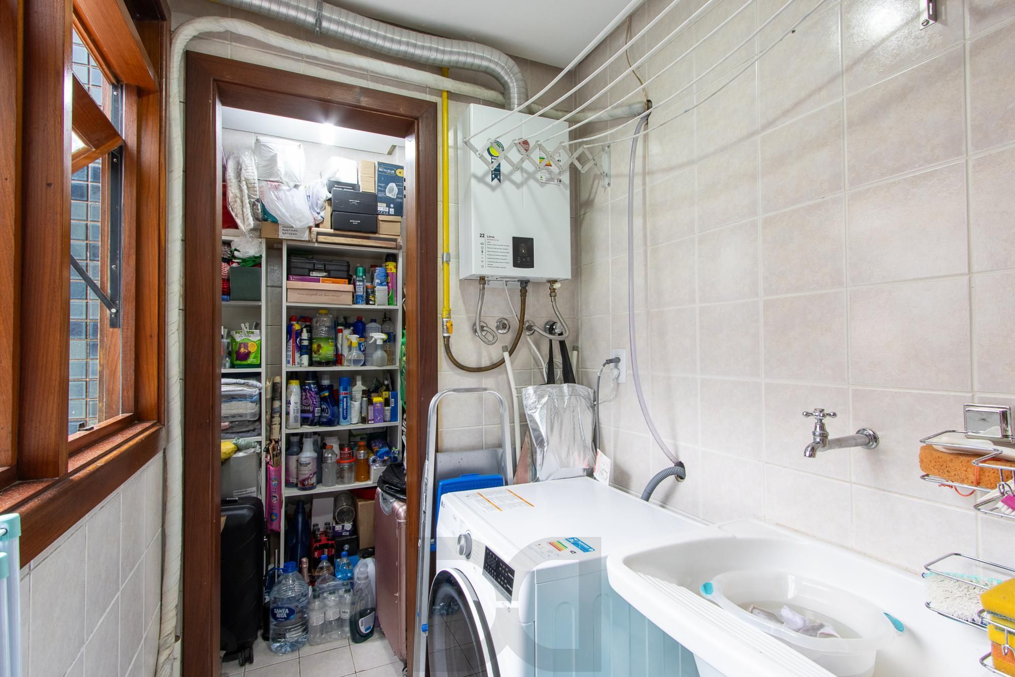 Apartamento de 3 dormitórios, 1 suíte e 3 vagas no bairro Ipanema. — foto 13