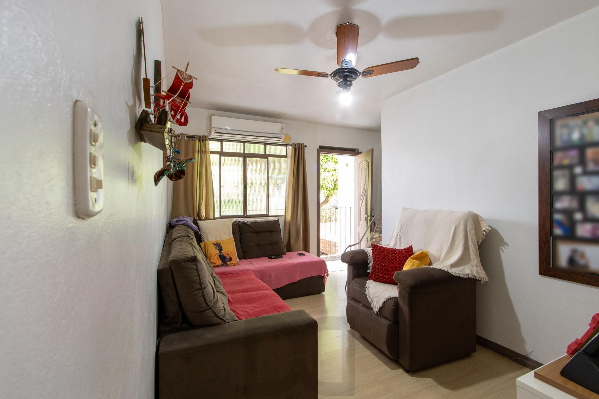Casa ampla de 2 pavimentos com 4 dormitórios, 1 suite e 4 vagas no bairro Santa Tereza! — foto 23