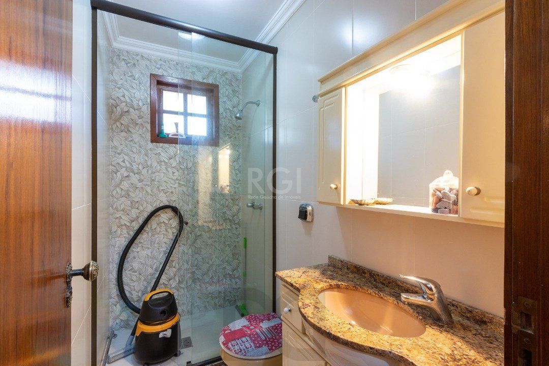 Casa para Venda - 232.5m², 3 dormitórios, sendo 1 suites, 4 vagas - Nonoai — foto 45