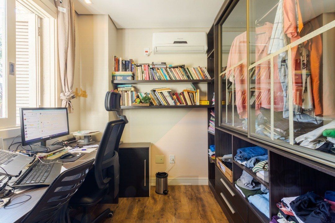 Casa em condomínio, 3 quartos, 1 suite, lareira, churrasqueira, 1 vaga - Bairro Tristeza — foto 13