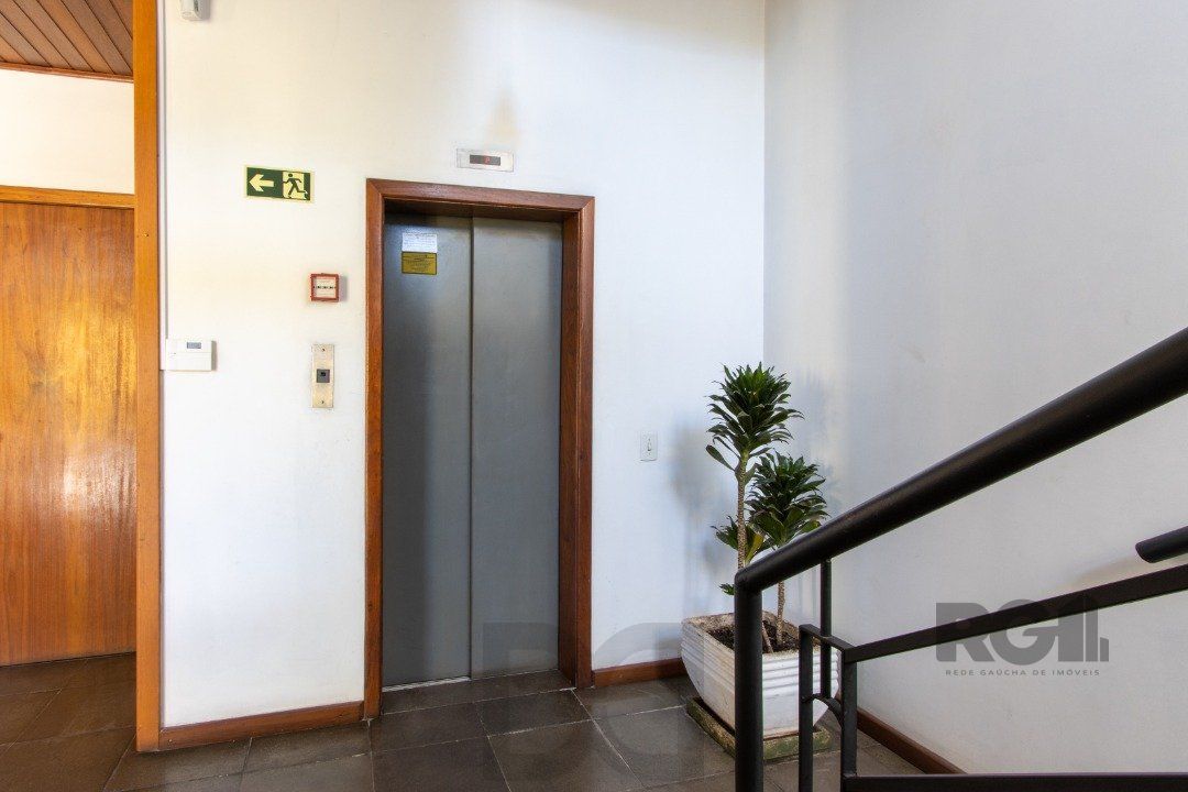 Apartamento Garden de 3 dormitórios, 1 suite e 1 vaga coberta no bairro Cristal. — foto 6
