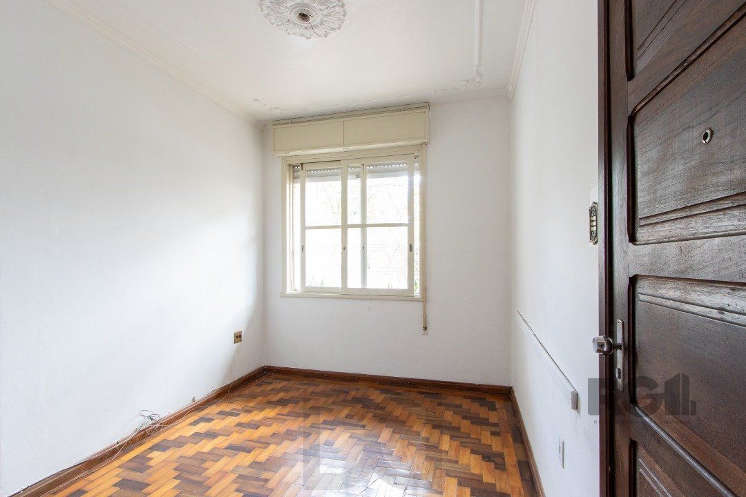 Apartamento térreo, com pátio, 2 quartos - Bairro Menino Deus — foto 10