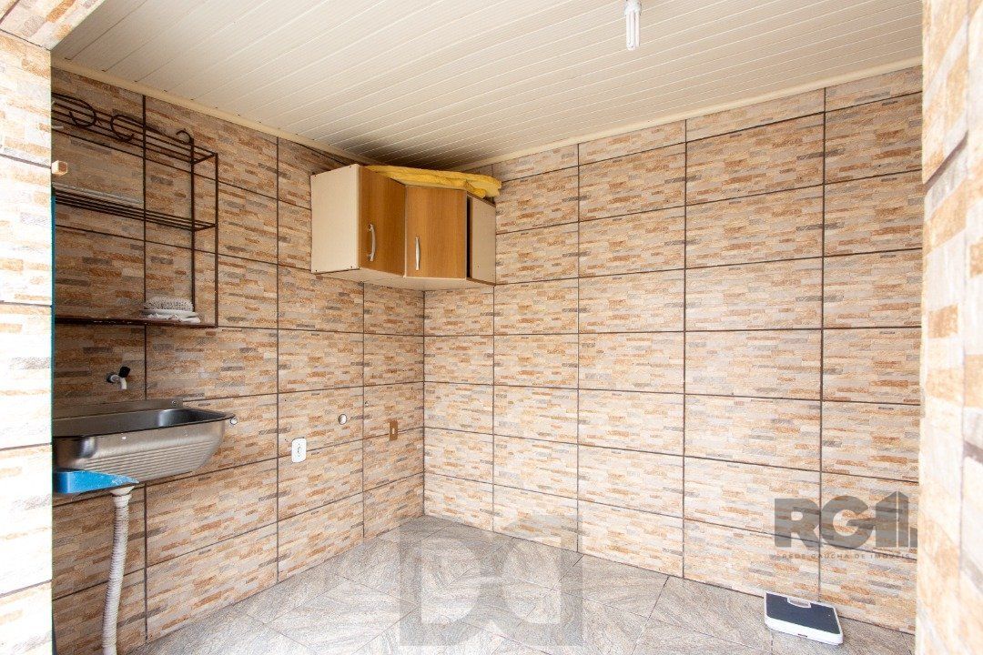 Apartamento térreo, com pátio, 2 quartos - Bairro Menino Deus — foto 30